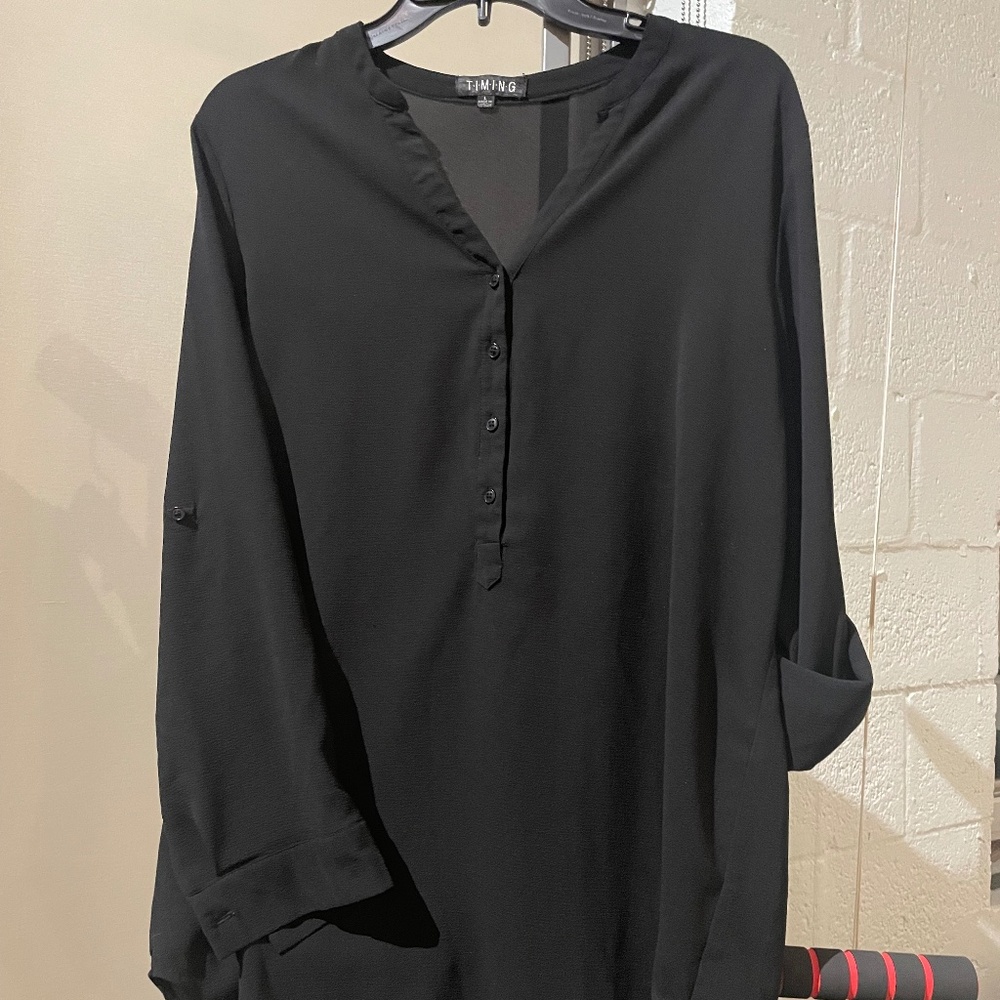🌟Timing Black Button Front Tunic Blouse Women’s Size Large Roll Tab Sleeve
